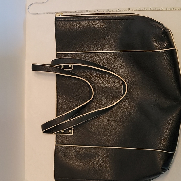 Laundry brand reversible tote black and white - Picture 4 of 5